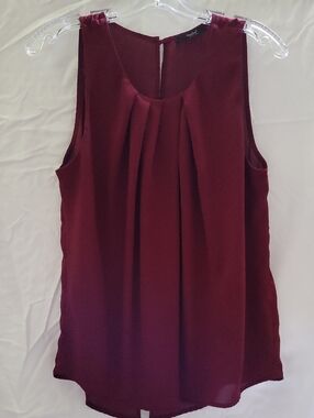 Papaya Sleeveless Pleat-Front Top - Burgundy